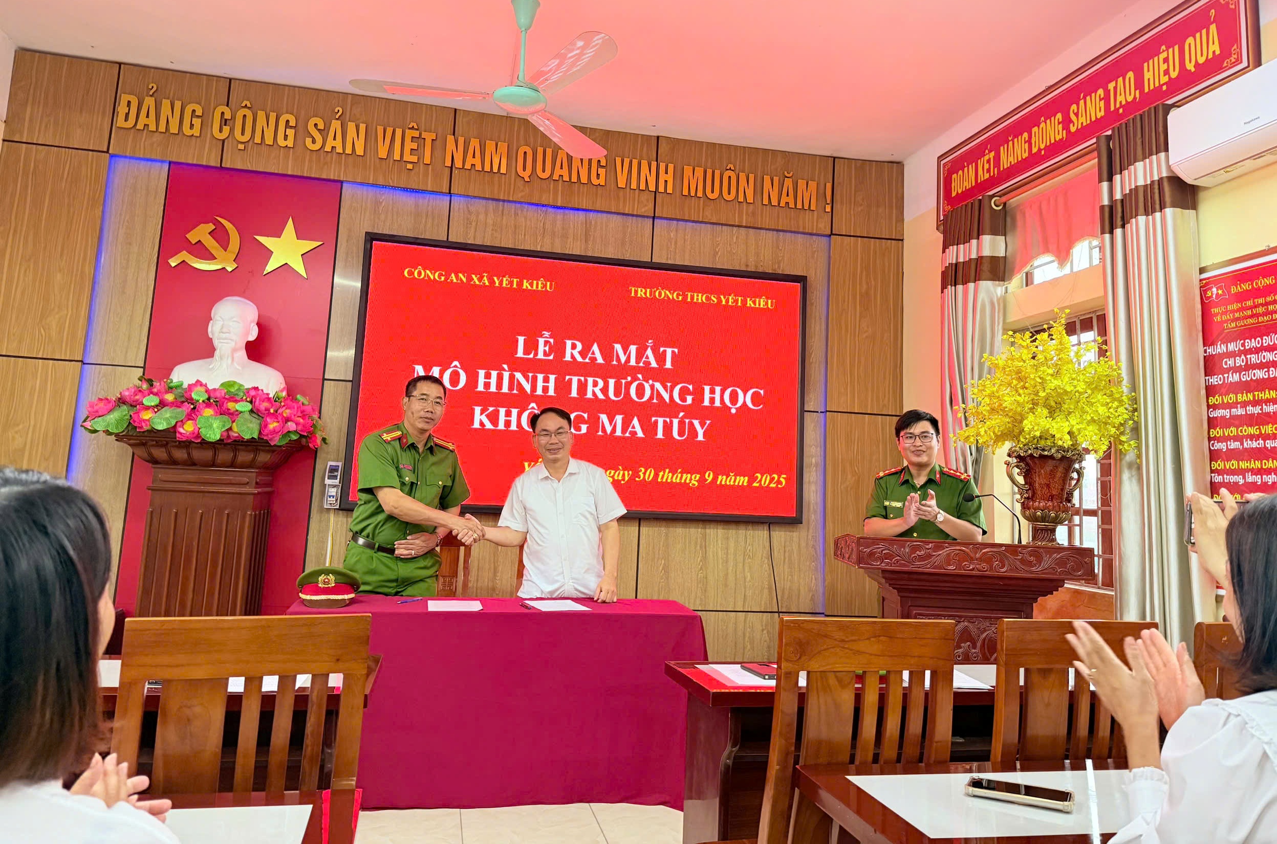 Công an xã Yết Kiêu phối hợp Trường THCS Yết Kiêu ra mắt mô hình “Trường học không ma túy”
